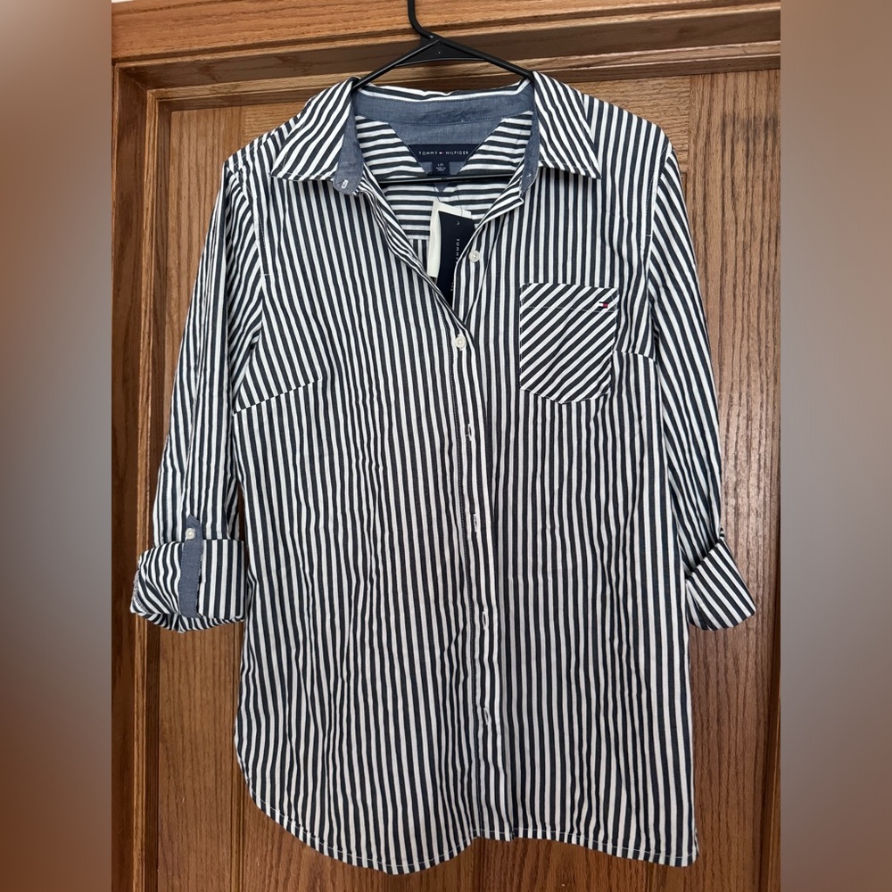 NWT Tommy Hilfiger blue and white striped button down, size L. Closet staple!